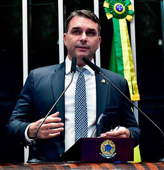 Flávio Bolsonaro propõe redução da maioridade penal para 14 anos