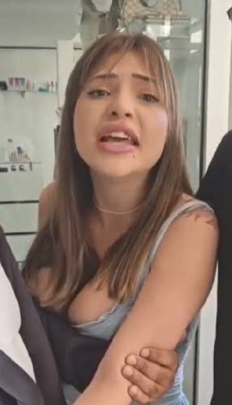 Mulher dá facada  cabeleireiro 💇‍♂️ porque não gostou do “corte”