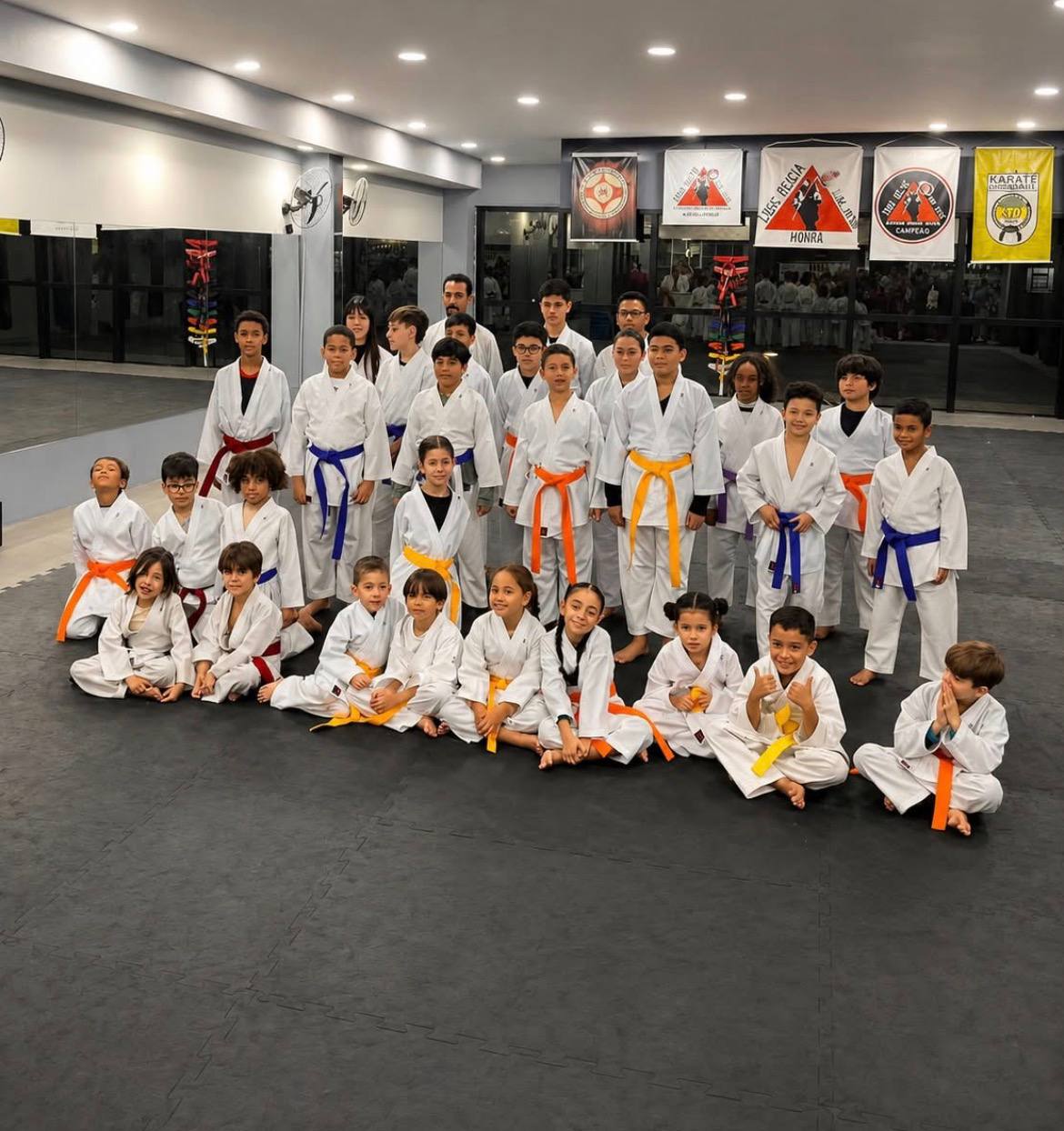 🥋🏆 Professor Nequinho e sua legião de campeões no Karatê